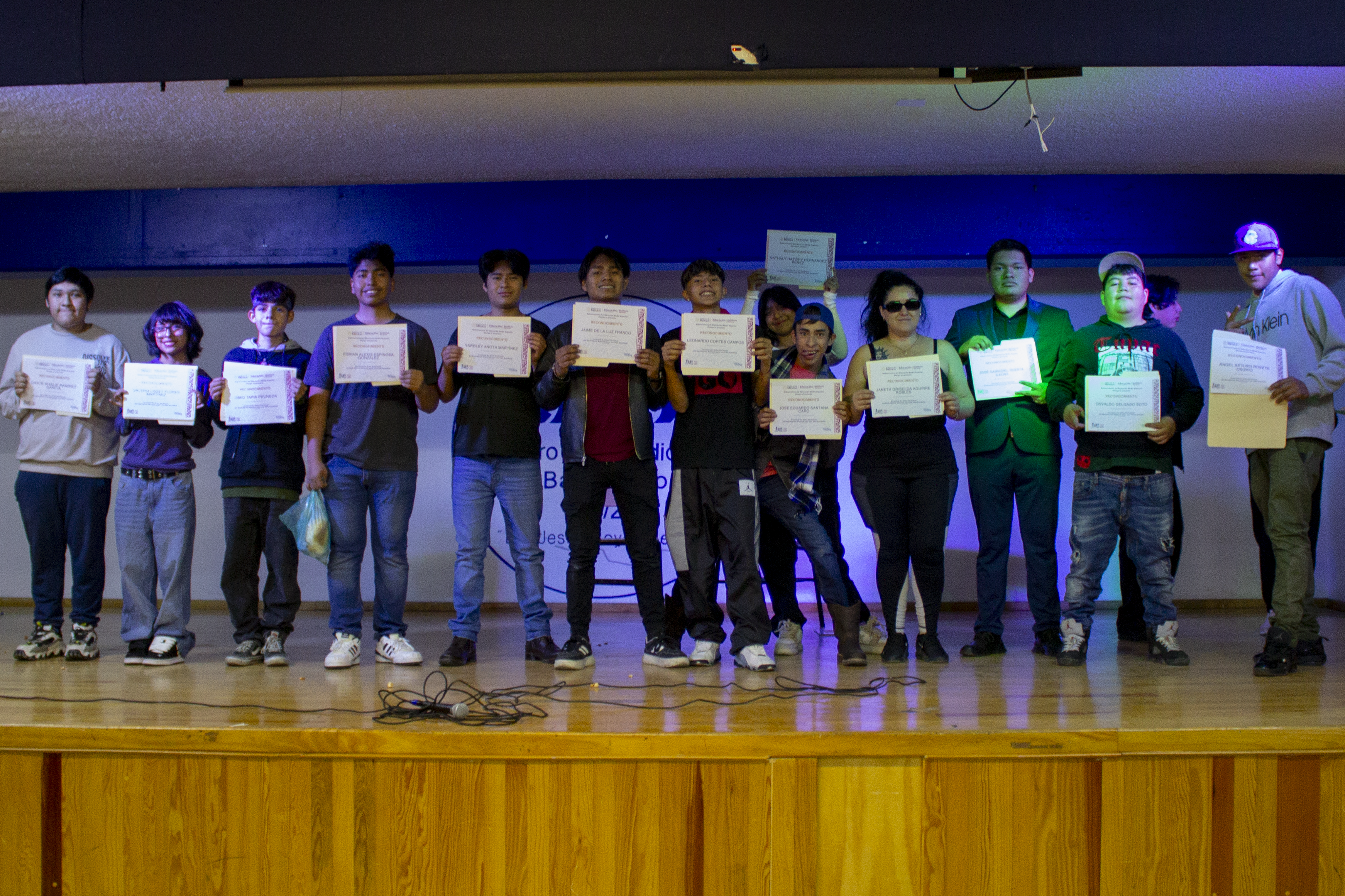 Reconocimiento al elenco estudiantil