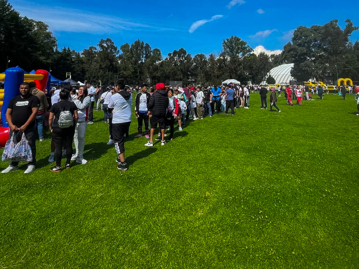 Asistentes participando en los spots de actividades